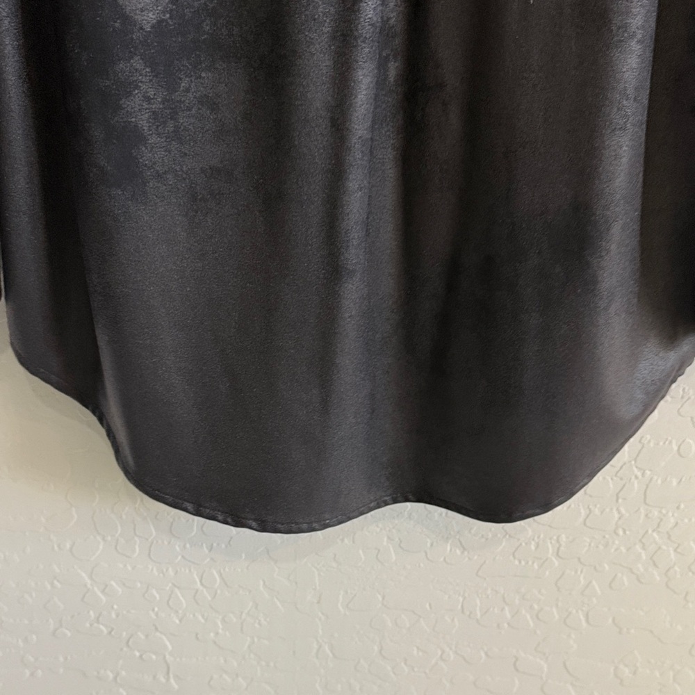 Gianni Bini Black Shirt extra long snap up shirt shimmery material.  Size medium - Picture 13 of 15